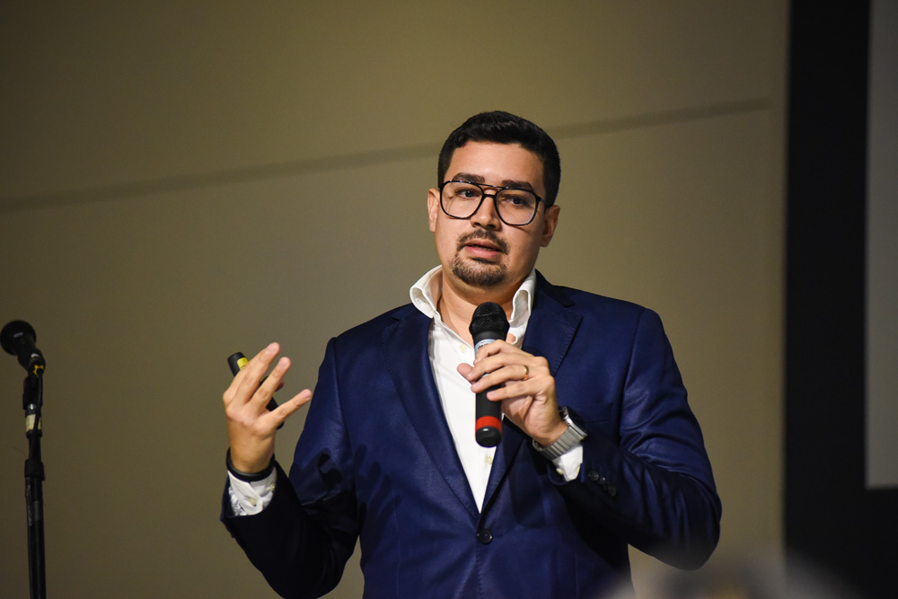 Rodrigo Nogueira palestrando na Afiliados Brasil 2022