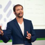 Luciano Larrossa palestrando na Afiliados Brasil 2019