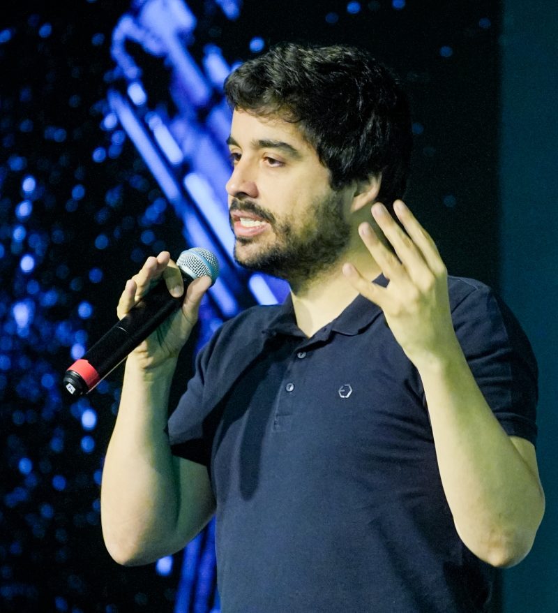 Luís Diogo Guimarães, criador da Mini-Nasa, palestrando no Afiliados Brasil